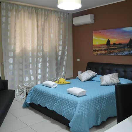 B&B Ciclopi Aci Castello Eksteriør billede