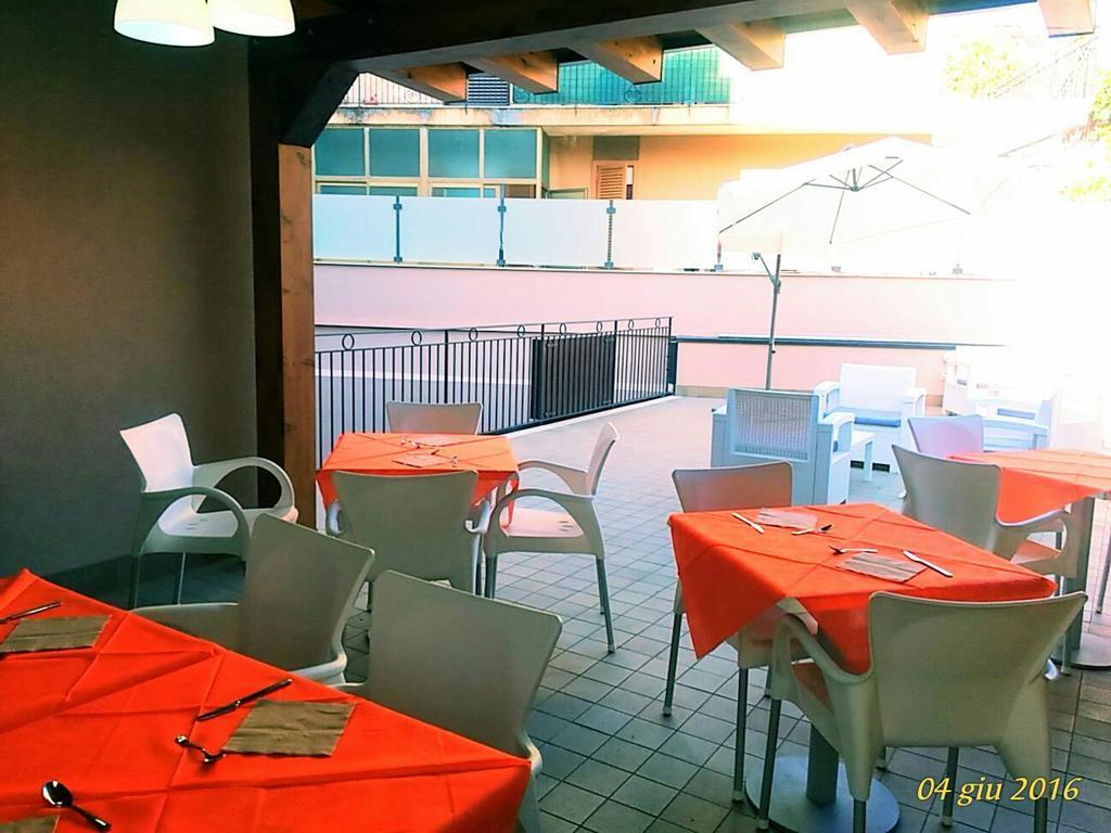 B&B Ciclopi Aci Castello Eksteriør billede