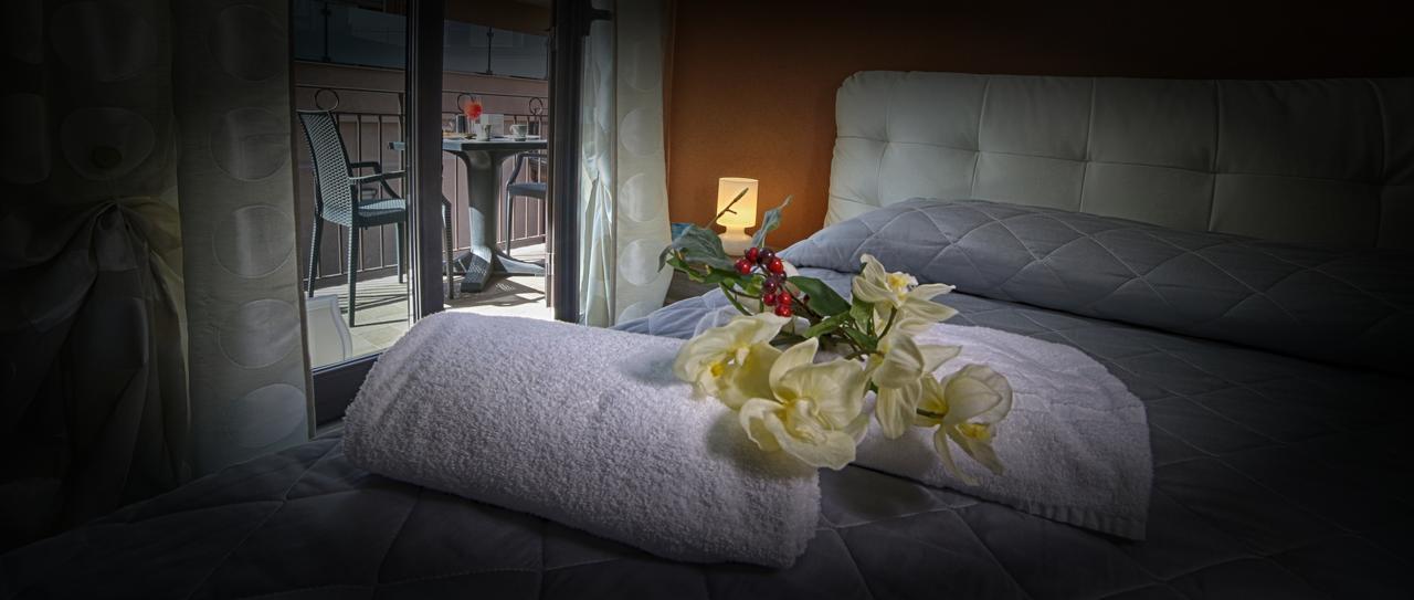 B&B Ciclopi Aci Castello Eksteriør billede